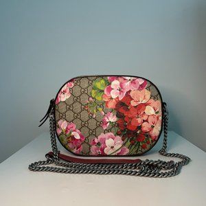 Gucci Old Rose Supreme Blooms Canvas And Leather Mini Chain Crossbody Bag